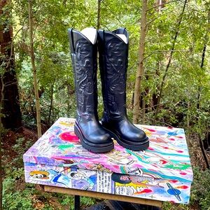*BRAND NEW IN BOX* Jeffrey Campbell Space cowboy boots in matte black leather